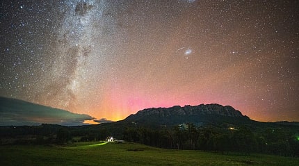 Aurora Australis over Mt Roland in Tasmania, Australia