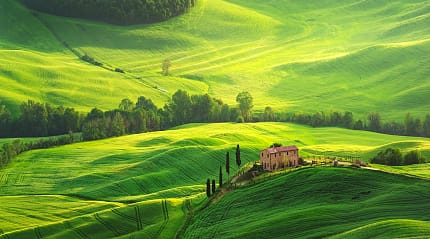 Farmhouse in the rolling hills of Tuscany, Italy