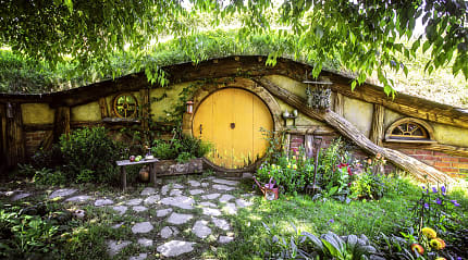 Hobbit house on the Hobbiton movie set in New Zealand