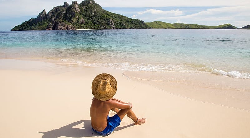 Solo traveler in Mamanuca Island in Fiji Solo traveler in Mamanuca Island in Fiji