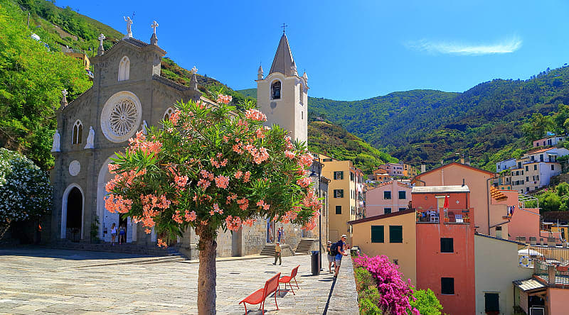 Riomaggiore in the Cinque Terre, Italy Church of San Giovanni Battista in Riomaggiore, Cinque Terre, Italy
