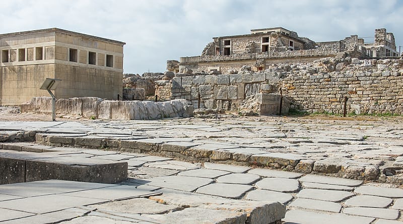 Minoan palace of Knossos, the place where the Minotaur roamed Crete, Greece Minoan palace of Knossos, the place where the Minotaur roamed Crete, Greece