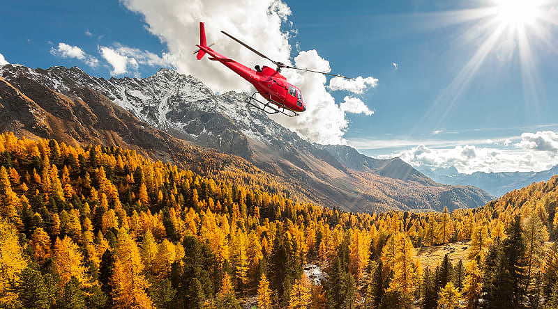 Explore the island with a private guide on a scenic flight Explore the island with a private guide on a scenic flight