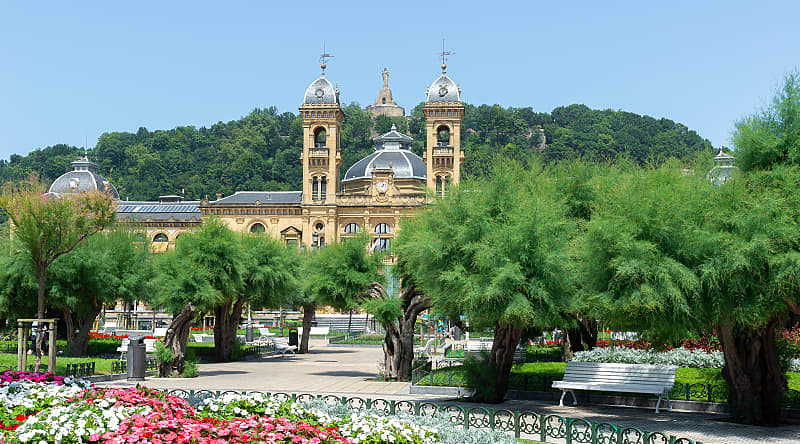 Alderdi Eder gardens and Town Hall of Donostia-San Sebastian, Spain Alderdi Eder gardens and Town Hall of Donostia-San Sebastian, Spain