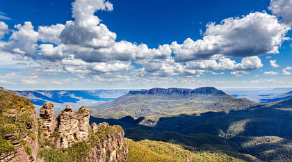 The Three Sisters rock formation in Blue Mountains National Park, Australia.