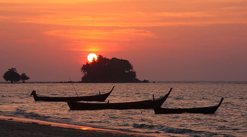 Sunset at Nai Yang beach in Phuket, Thailand. Sunset at Nai Yang beach in Phuket, Thailand.