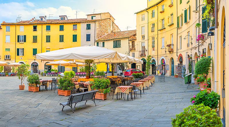 Lucca , Market Square, Piazza dell'Anfiteatro in Italy Lucca , Market Square, Piazza dell'Anfiteatro in Italy