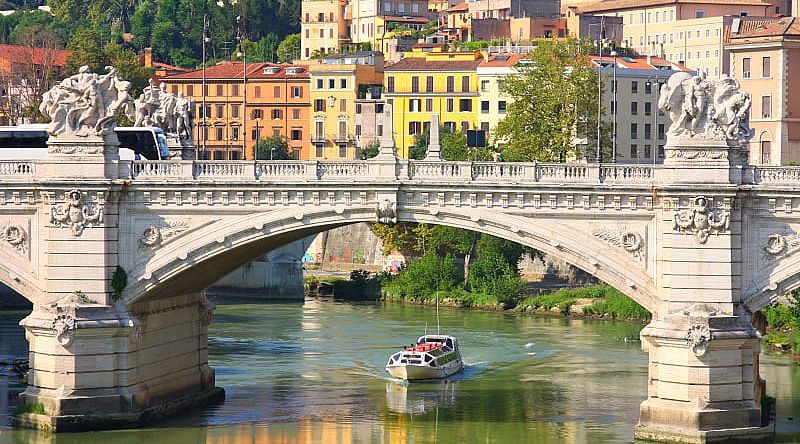 Bridge Tevere Ponte Vittorio Emanuele II in Rome, Italy