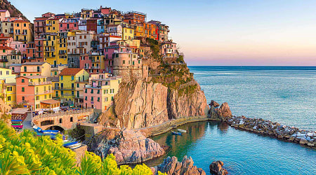 Manarola on the cliffs of the Cinque Terre in Italy