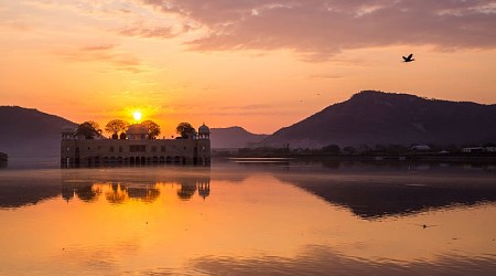 Romantic sunset over Jal Mahal on Man Sagar lake in Jaipur, India