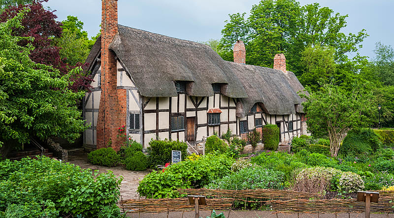 The house of Ann Hathaway, Shakespeare's wife, in Straftord-upon-Avon, England