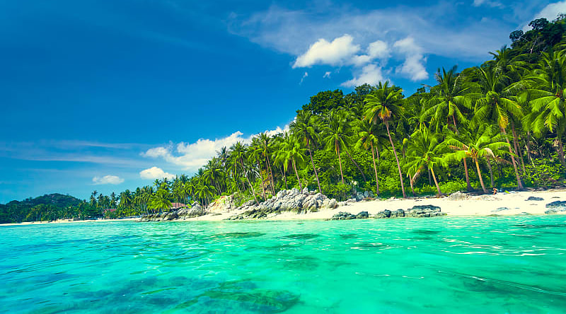 Tropical sea and blue sky on Koh Samui island, Thailand