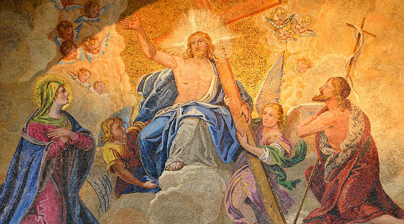 Admire the wonderful gilded frescoes of the Basilica of San Marco in Venice.