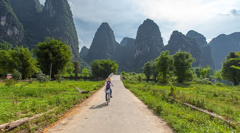Bicycle tour around Yangshuo, Guangxi, China