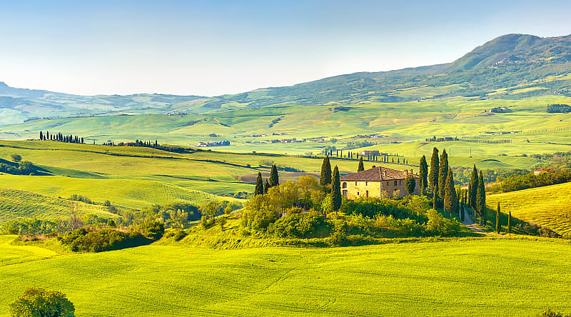 Discover the endless charm of the Tuscan countryside near Florence in Italy