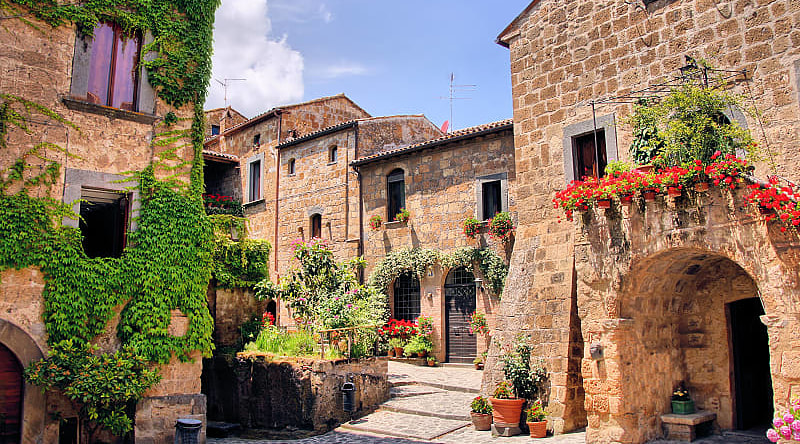 Wander the beautiful streets and ancient city walls as you visit the towns of the Lazio region.