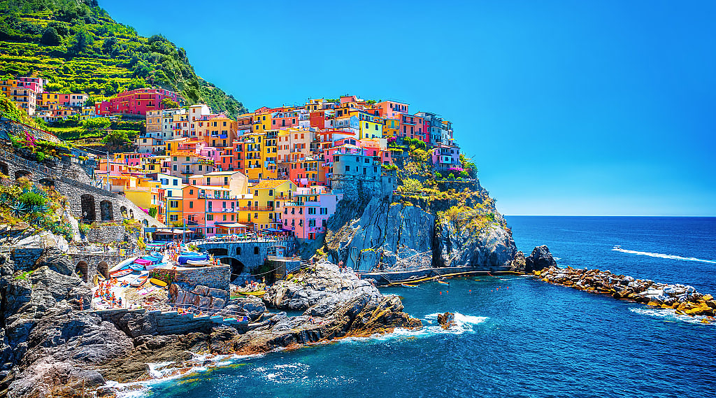 Cliffside village of Manarola in the Cinque Terre, Italy