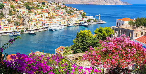 Discover Greece's breathtaking landscapes and scenery