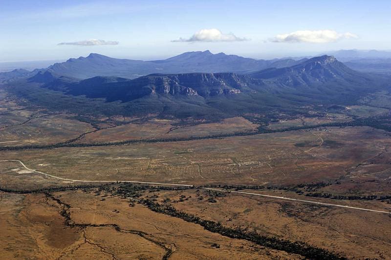 Discover the unique and epic contours of Australia's enchanting landscape.