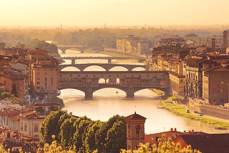 Ponte Vecchio bridge at sunrise, Italy, Florence