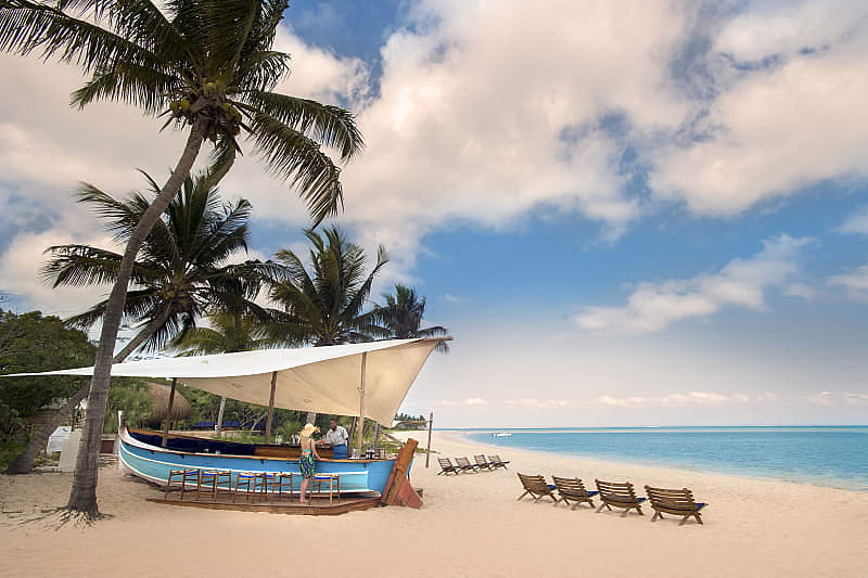 The Dhow Bar on the beach at andBeyond Benguerra Island. Photo © DookPhoto, courtesy of andBeyond The Dhow Bar on the beach at andBeyond Benguerra Island. Photo © DookPhoto, courtesy of andBeyond