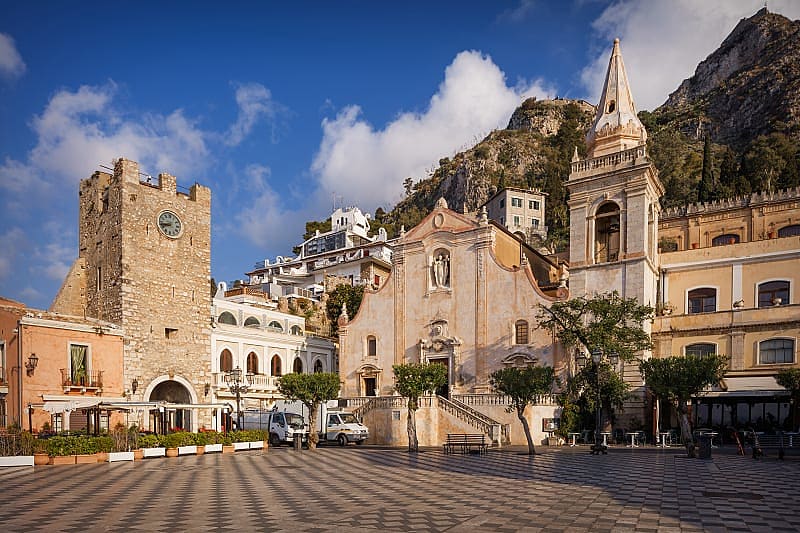 Piazza IX Aprile-Taormina's central square
