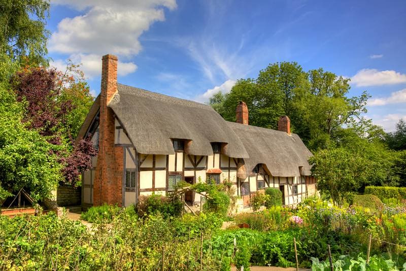 Anne Hathaway's Cottage Anne Hathaway's cottage in Shottery village, Stratford-upon-Avon