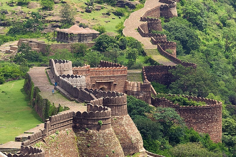 Rajasthan Tour of Forts & Palaces Old wall of Mewar Fortress of Kumbhalgarh in India