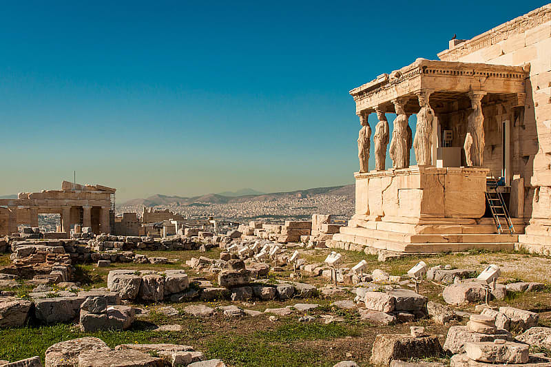 Stroll hand in hand within the charming, glowing history of the Acropolis