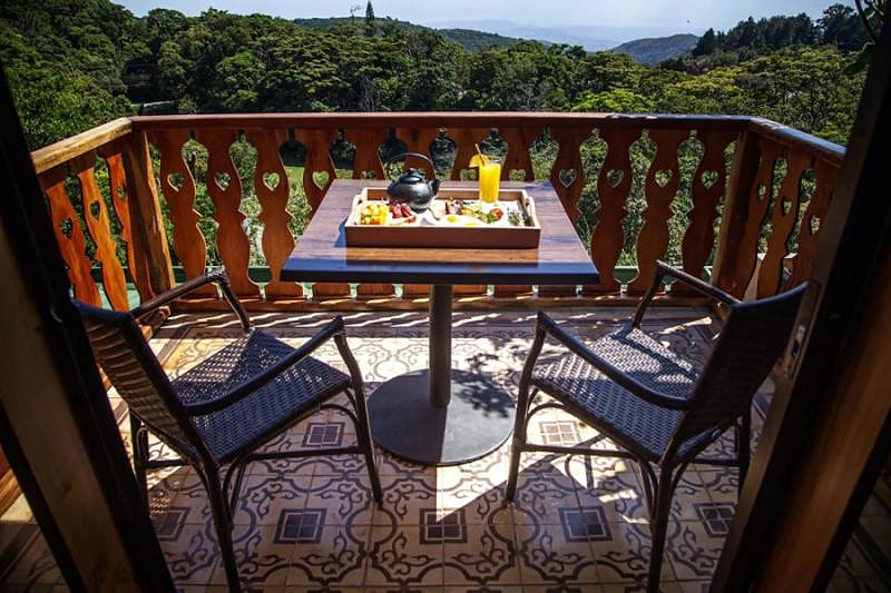 Dining at Hotel Belmar. Photo: Courtesy Hotel Belmar