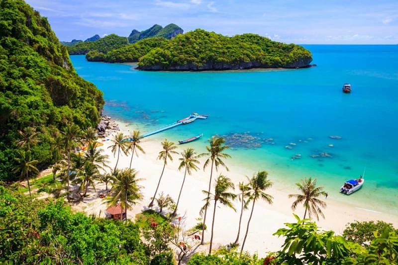Discover romance as you travel through the enchanting landscape of Koh Samui.