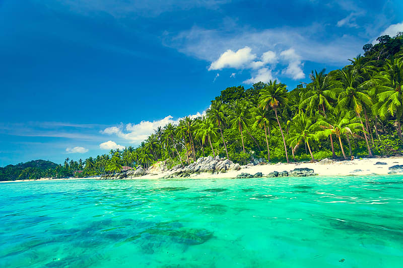 Tropical sea and blue sky on Koh Samui island, Thailand