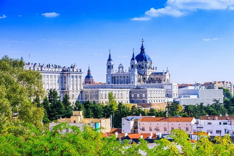 la catedral de Santa María La Real de La Almudena-Cathedral of the Archdiocese of Madrid