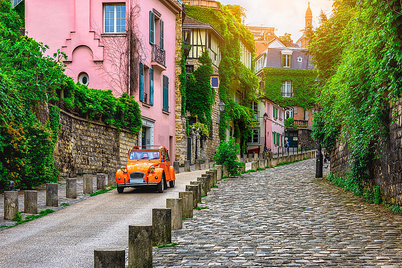 View of an old street in the Montmartre quarter in Paris