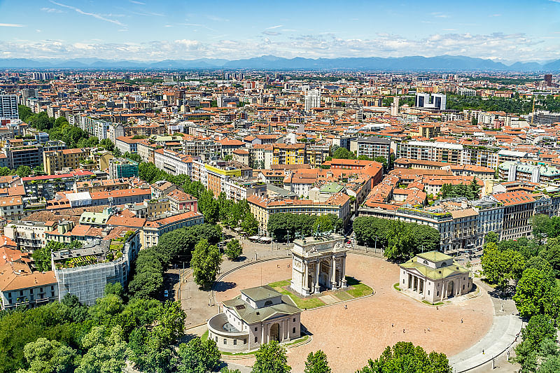 City view and Arco della Pace at Piazza Sempione, Milan, Italy
