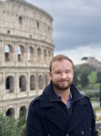 Travel agent Ben in Italy