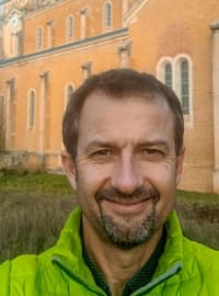 Travel agent Joel in France