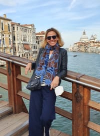 Travel agent Eleonora in Italy