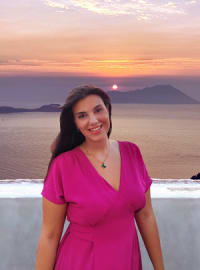 Travel agent Madeleine in Greece