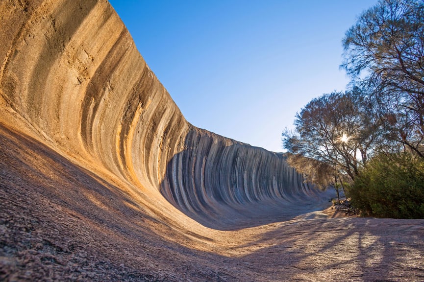 Rock formation that looks like a wave in Hyde Park Wildlife Park, Western Australia