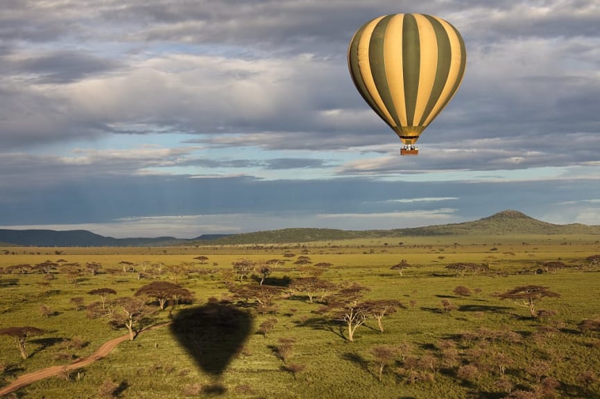 Hot air balloon over Serengeti, Tanzania