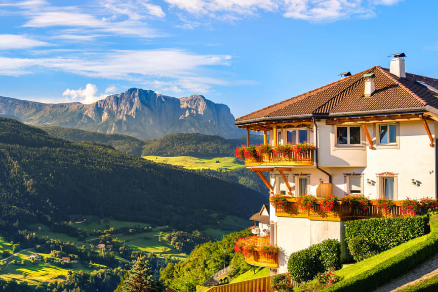 Bed and breakfast in South Tyrol with a view of the Dolomites in Italy