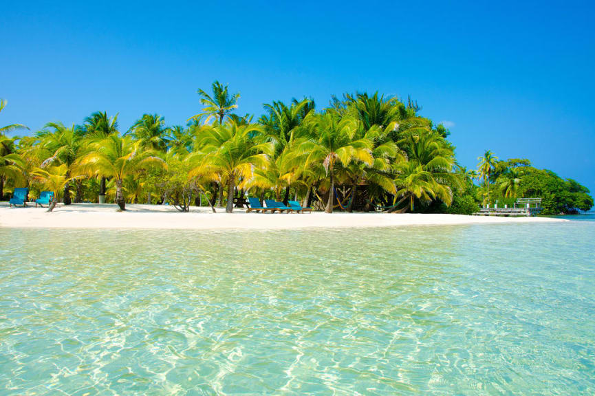 Paradise Beach on South Water Caye, Belize.