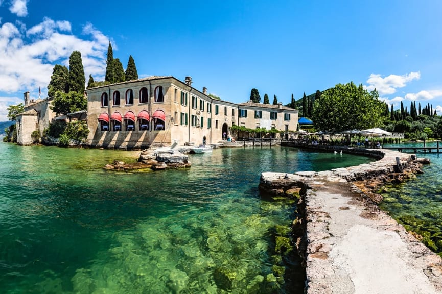 Locanda San Vigilio, three-star accommodations on Lake Garda in Italy