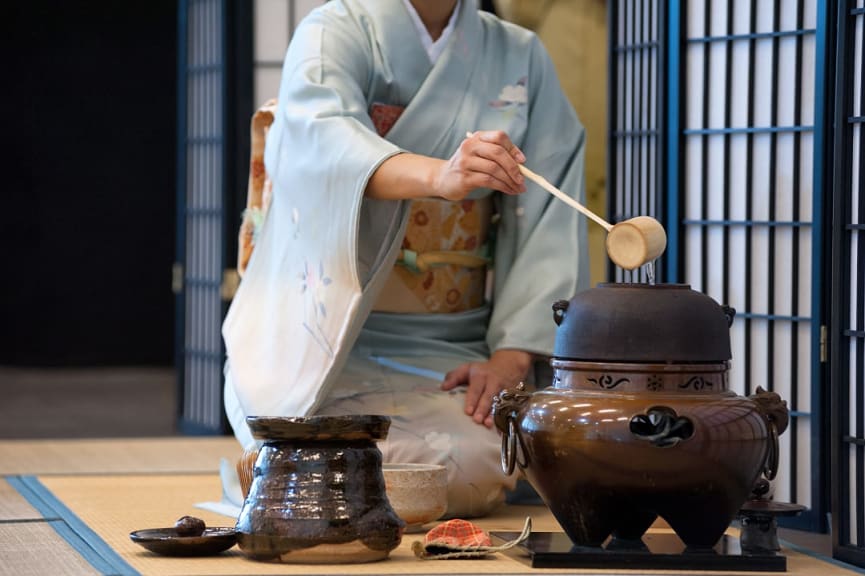 Tea ceremony in Maikoya, Kyoto
