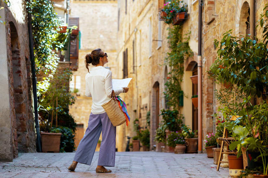 Woman on walking tour in Tuscany