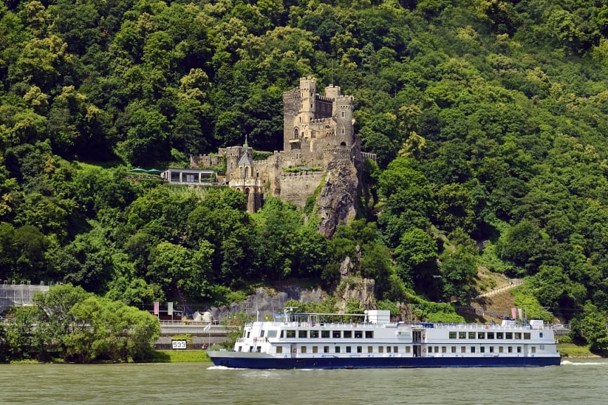 Cruise ship and Rheinstein Castle