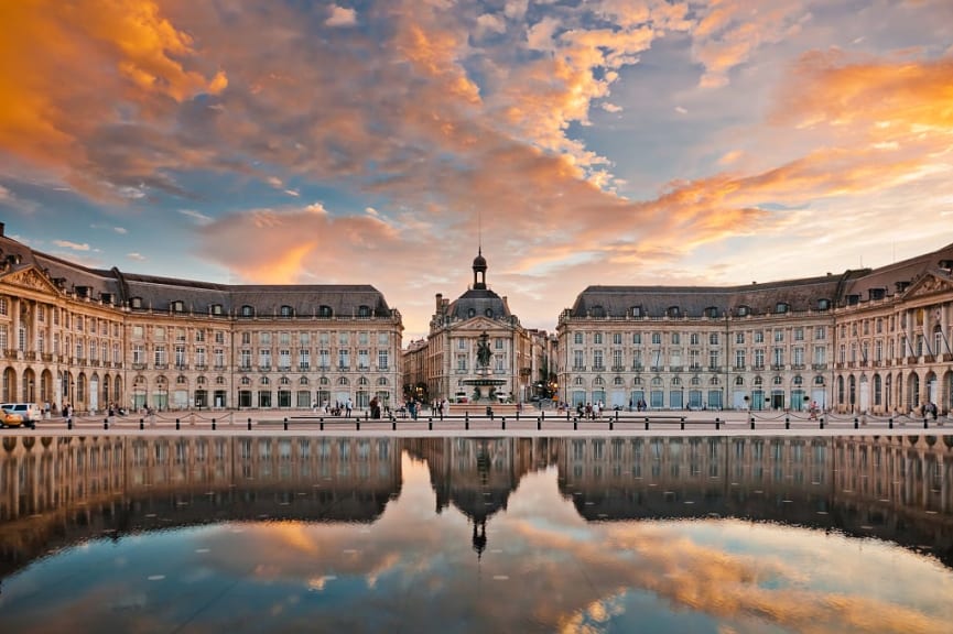 Miroir D’Eau in front of  Place de la Bourse in BordeauxMiroir D’Eau in front of  Place de la Bourse in Bordeaux