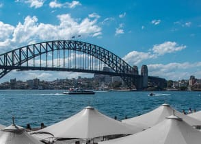 Harbor Bridge in Sydney and largest steel arch bridges in the world.