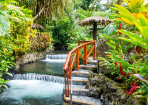 Enjoy rejuvenating thermal springs on this perfect Costa Rica trip.